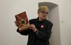 Odsłonięto tablicę ks. Mieczysława Matuschka na ścianie kościoła pofranciszkańskiego w Śremie
