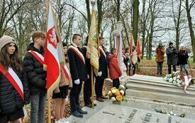 ​Nagrobek J&oacute;zefa Wybickiego przeszedł renowację