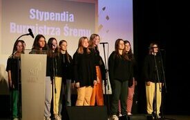 92 uczni&oacute;w otrzymało stypendia Burmistrza Śremu