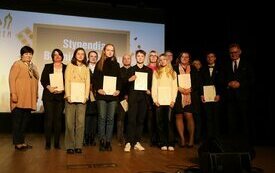 92 uczni&oacute;w otrzymało stypendia Burmistrza Śremu