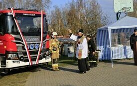 ​Uroczyste przekazanie ciężkiego samochodu ratowniczo OSP w Pyszącej