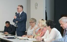 Spotkanie Burmistrza Śremu Adama Lewandowskiego z członkami Koła Emeryt&oacute;w i Rencist&oacute;w