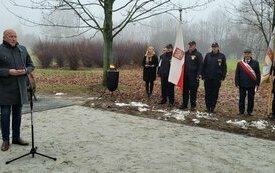 Odsłonięto tablicę upamiętniającą 40. rocznicę wprowadzenia stanu wojennego
