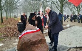 Odsłonięto tablicę upamiętniającą 40. rocznicę wprowadzenia stanu wojennego