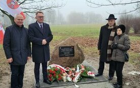 Odsłonięto tablicę upamiętniającą 40. rocznicę wprowadzenia stanu wojennego