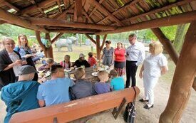 Dzieci z Zespołu Szk&oacute;ł Specjalnych w Śremskim ZOO