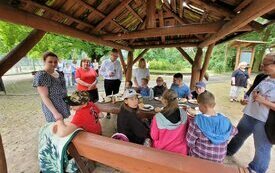 Dzieci z Zespołu Szk&oacute;ł Specjalnych w Śremskim ZOO