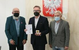 Medal tw&oacute;rcy znaczk&oacute;w Rowlanda Hilla dla Burmistrza Śremu