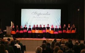 Uroczystość wręczenia stypendi&oacute;w Burmistrza Śremu w roku szkolnym 2018/2019