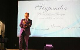 Uroczystość wręczenia stypendi&oacute;w Burmistrza Śremu w roku szkolnym 2018/2019