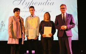 Uroczystość wręczenia stypendi&oacute;w Burmistrza Śremu w roku szkolnym 2018/2019