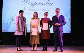 Uroczystość wręczenia stypendi&oacute;w Burmistrza Śremu w roku szkolnym 2018/2019