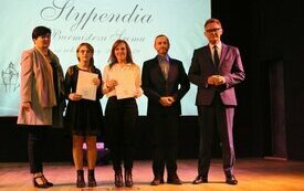Uroczystość wręczenia stypendi&oacute;w Burmistrza Śremu w roku szkolnym 2018/2019