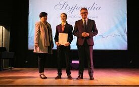 Uroczystość wręczenia stypendi&oacute;w Burmistrza Śremu w roku szkolnym 2018/2019