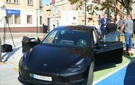 ​W Śremie powstała og&oacute;lnodostępna stacja ładowania pojazd&oacute;w elektrycznych