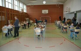 Dzieci z przedszkoli i szk&oacute;ł podstawowych grały w turnieju