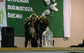 Burmistrz Śremu wręczył stypendia uczniom