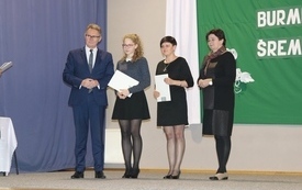 Burmistrz Śremu wręczył stypendia uczniom