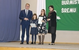 Burmistrz Śremu wręczył stypendia uczniom