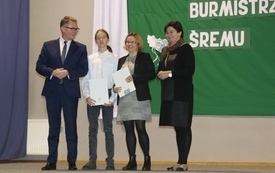 Burmistrz Śremu wręczył stypendia uczniom