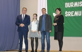 Burmistrz Śremu wręczył stypendia uczniom