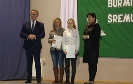 Burmistrz Śremu wręczył stypendia uczniom