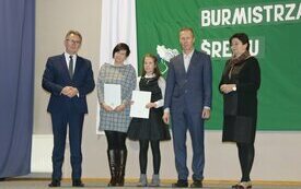 Burmistrz Śremu wręczył stypendia uczniom