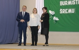 Burmistrz Śremu wręczył stypendia uczniom