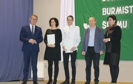 Burmistrz Śremu wręczył stypendia uczniom