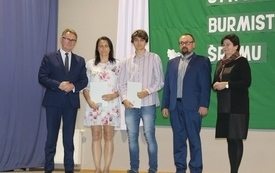 Burmistrz Śremu wręczył stypendia uczniom