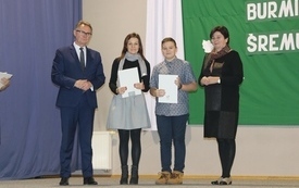 Burmistrz Śremu wręczył stypendia uczniom