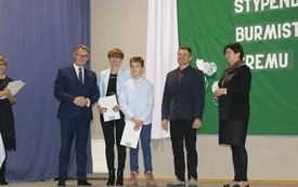 Burmistrz Śremu wręczył stypendia uczniom
