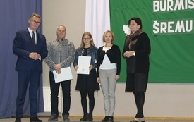 Burmistrz Śremu wręczył stypendia uczniom