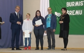 Burmistrz Śremu wręczył stypendia uczniom
