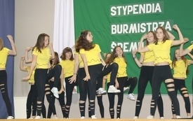 Burmistrz Śremu wręczył stypendia uczniom