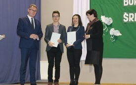 Burmistrz Śremu wręczył stypendia uczniom
