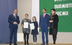 Burmistrz Śremu wręczył stypendia uczniom