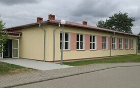 Oddano nowe skrzydło Szkoły Podstawowej im. Jana Pawła II w Dąbrowie