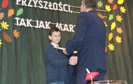 Burmistrz Śremu wręczył stypendia uczniom