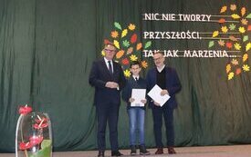 Burmistrz Śremu wręczył stypendia uczniom