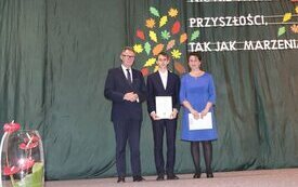 Burmistrz Śremu wręczył stypendia uczniom