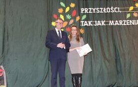 Burmistrz Śremu wręczył stypendia uczniom