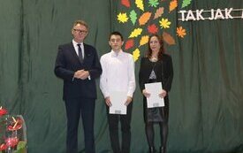 Burmistrz Śremu wręczył stypendia uczniom