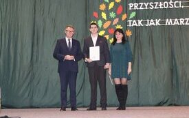 Burmistrz Śremu wręczył stypendia uczniom