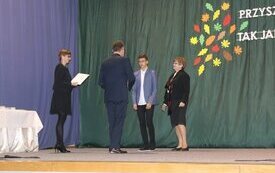 Burmistrz Śremu wręczył stypendia uczniom