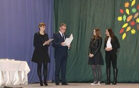 Burmistrz Śremu wręczył stypendia uczniom