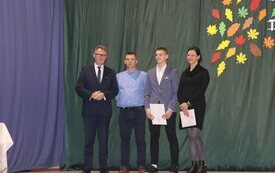 Burmistrz Śremu wręczył stypendia uczniom