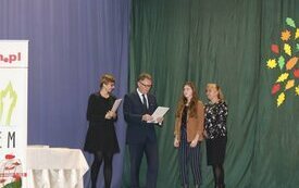 Burmistrz Śremu wręczył stypendia uczniom