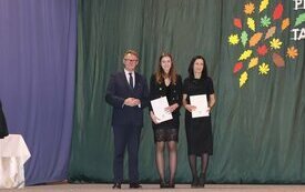 Burmistrz Śremu wręczył stypendia uczniom