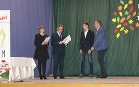 Burmistrz Śremu wręczył stypendia uczniom
